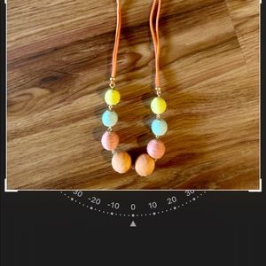 Beautiful (NEW) Ladies necklace and earrings!!